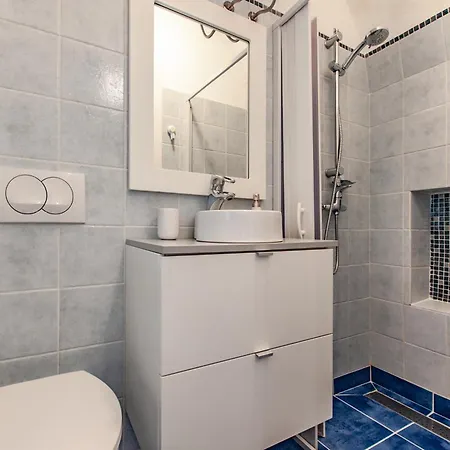 דירה Way To The Castle *