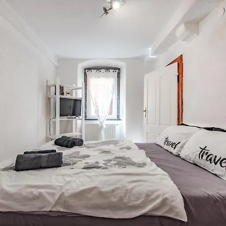 Way To The Castle דירה